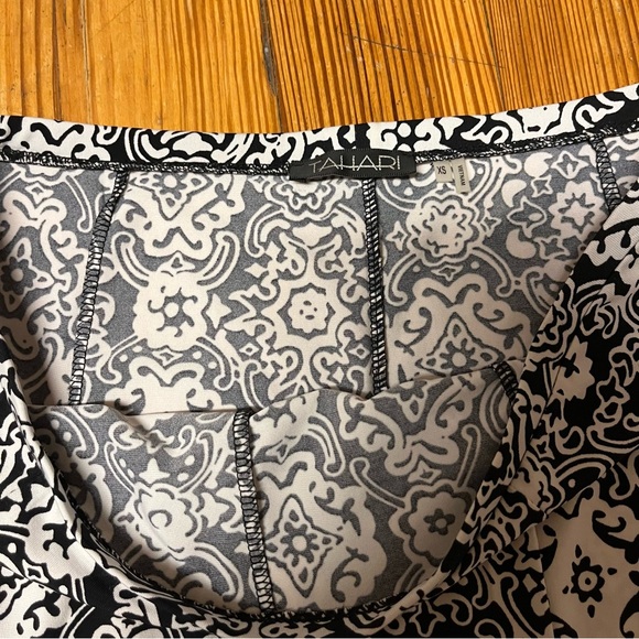 Tahari skirt - Picture 2 of 2